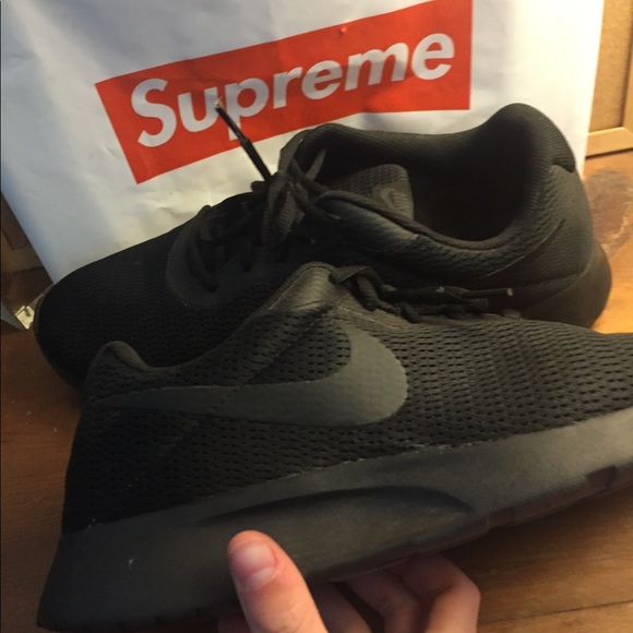 Triple black nike tanjun’s - Picture 3 of 3